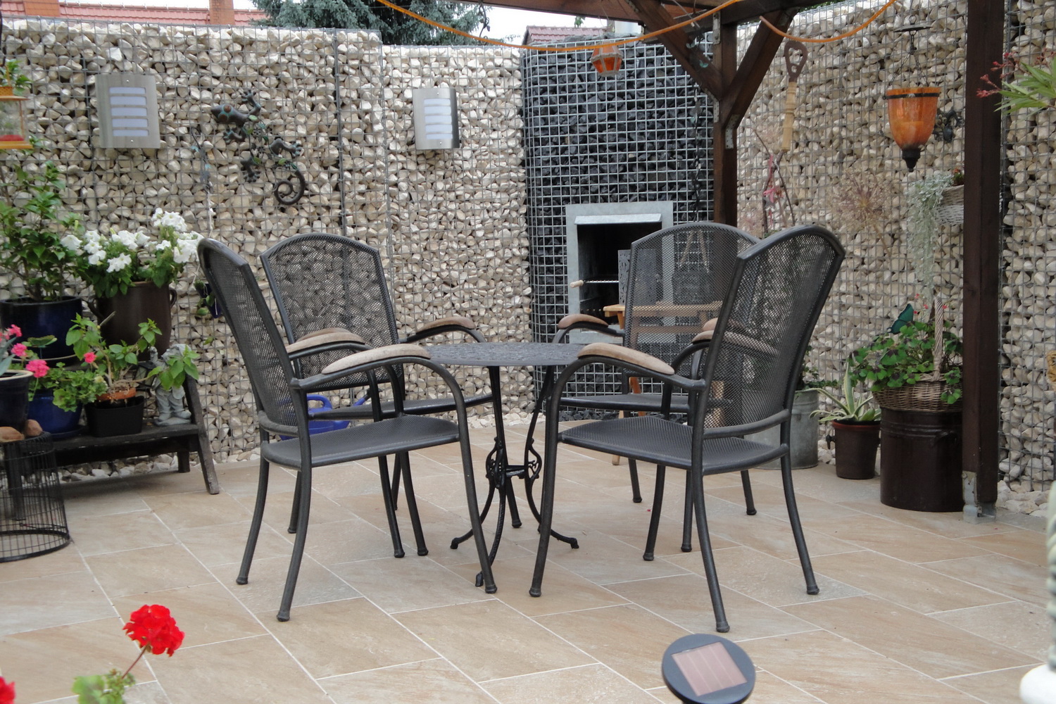 Hoekhaard BBQ op terras