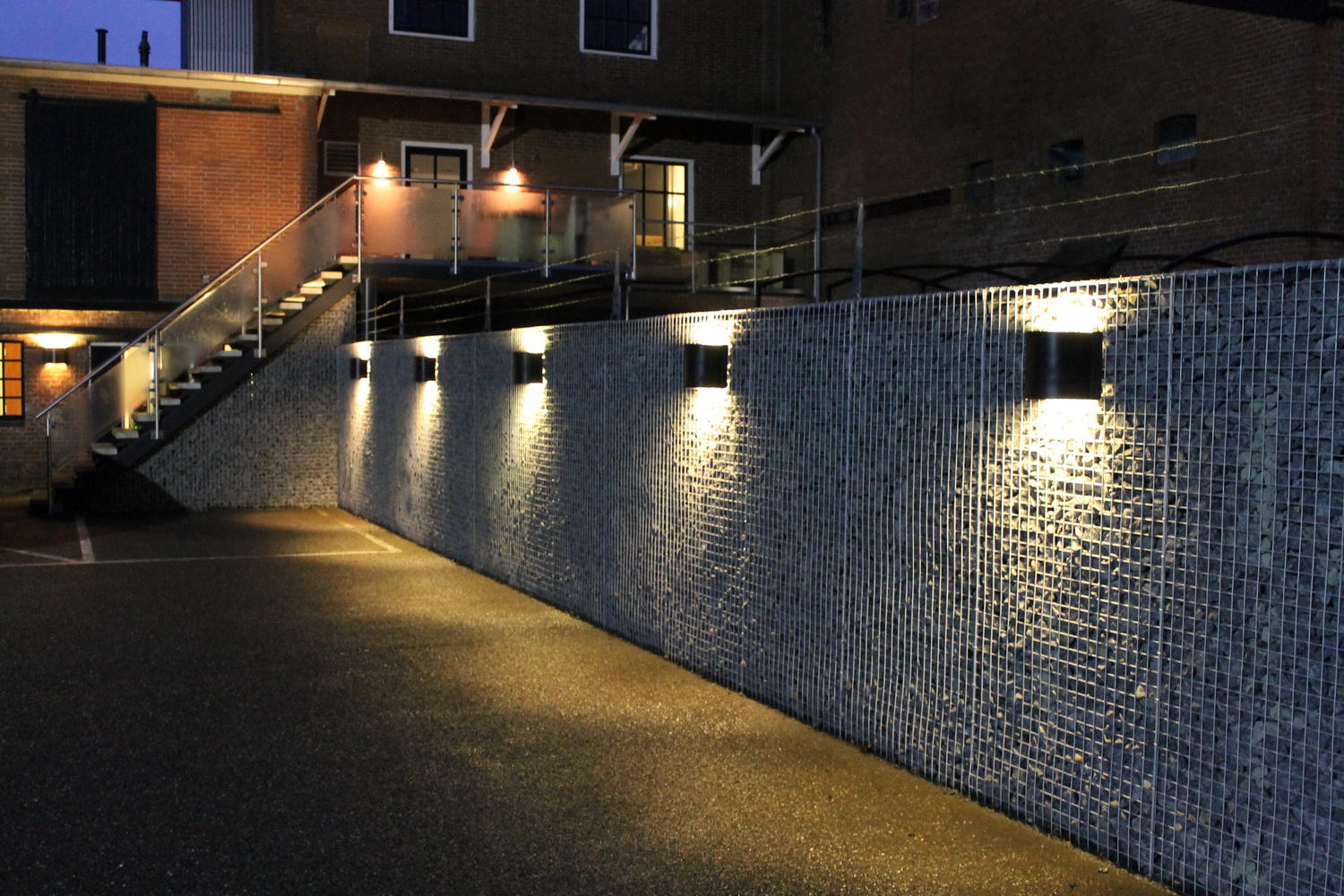 Schanskorven met verlichting
