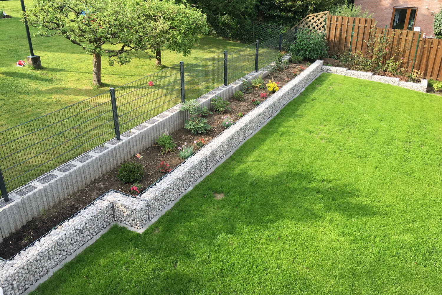 Schanskorven gevuld met Weissenbacher siergrind