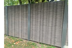 Kunststof schutting paneel dubbele weving brown wood – Kunststof vlechtschutting
