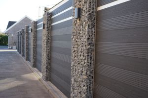 Schanskorven met Composiet Schutting – Composiet schutting. Schanskorven met Composiet Schutting