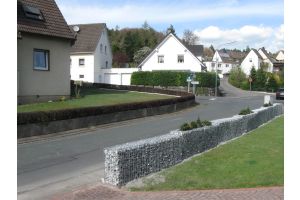 Schanskorf bloembak met icy bleu breukstenen – Schanskorf bloembak