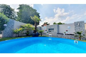 Composiet Schutting met Schanskorf Tuinhaard – Tuinhaarden. Composiet Schutting met Schanskorf Tuinhaard