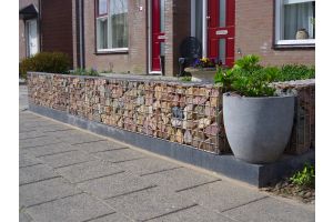 Schanskorf Schutting met Grauwacke Breukstenen – Grauwacke breukstenen. Schanskorf Schutting met Grauwacke Breukstenen