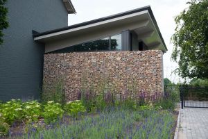 Schanskorven Gevuld met Grauwacke – Breukstenen. Schanskorven Gevuld met Grauwacke