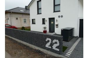 Schanskorven met Basalt Breukstenen – Basalt breukstenen. Schanskorven met Basalt Breukstenen