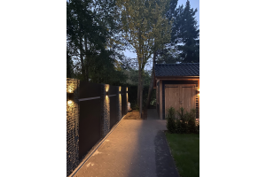 Composiet Schutting met Schanskorven – Composiet schutting. Composiet Schutting met Schanskorven