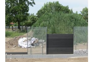 Composiet Schutting met Schanskorven Opbouw – Composiet schutting. Composiet Schutting met Schanskorven Opbouw
