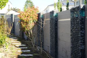 Schanskorven met Composiet Schutting – Composiet schutting. Schanskorven met Composiet Schutting