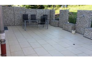 Schanskorven met Yellow Sun – Yellow Sun breukstenen. Schanskorven met Yellow Sun