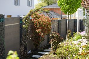 Schanskorven met Composiet Schutting – Composiet schutting. Schanskorven met Composiet Schutting