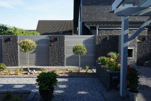 Tuinhaarden – Composiet schutting. Tuinhaarden