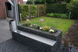 Schanskorf Bloembak met Zitje – Zakelijke toepassingen. Schanskorf Bloembak met Zitje