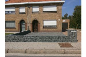 Schanskorven met Basalt Breuksteen – Basalt breukstenen. Schanskorven met Basalt Breuksteen