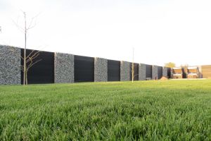 Schanskorven met Composiet Schutting – Composiet schutting. Schanskorven met Composiet Schutting