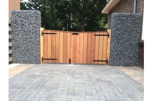 Schanskorf Zuil met Basalt Breukstenen – Basalt breukstenen. Schanskorf Zuil met Basalt Breukstenen