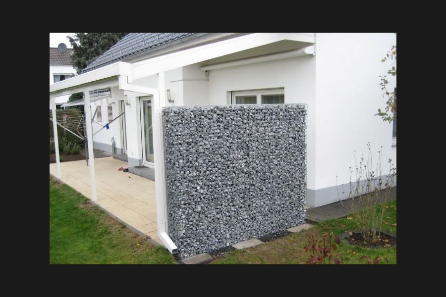 Gabionen mit Ice Bleu Bruchsteine Gabionen mit Ice Bleu Bruchsteine