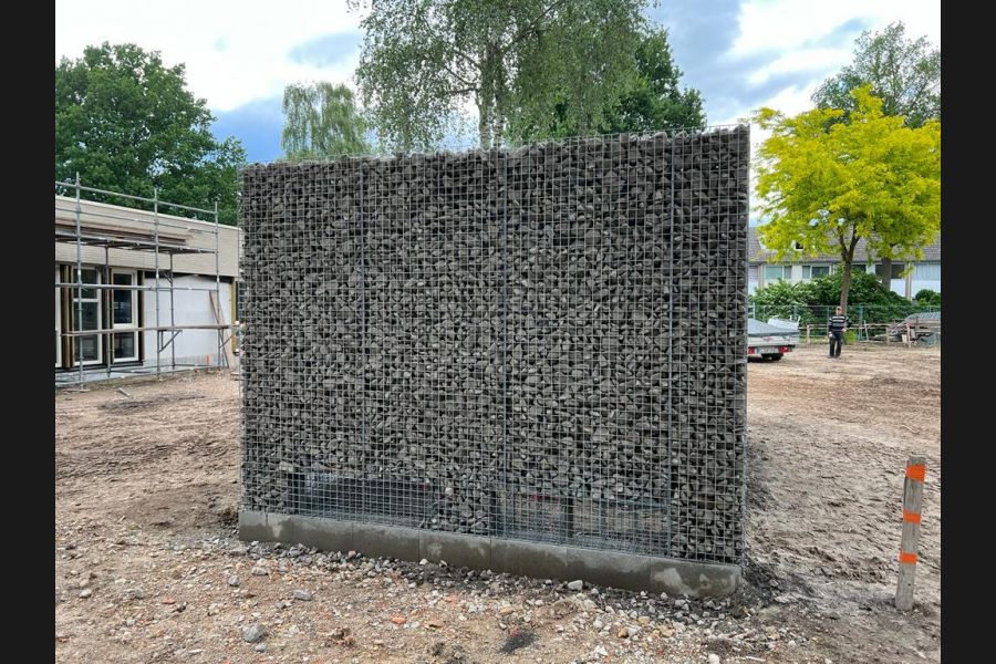 Schanskorven ombouw voor warmtepomp installatie Schanskorven ombouw