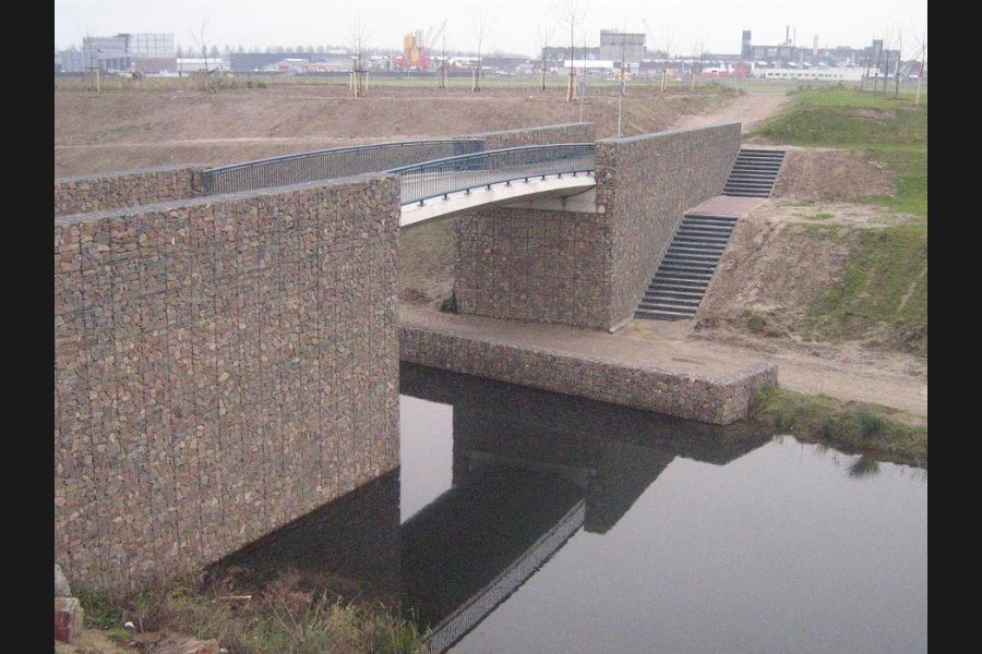 Schanskorven met Grauwacke voor de weg en waterbouw