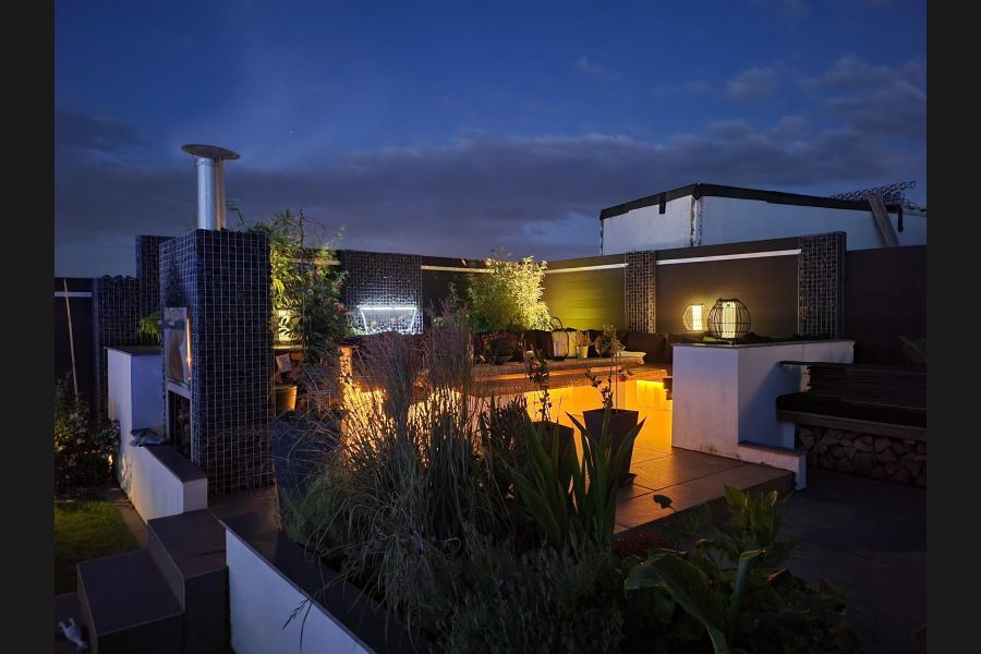 Schanskorven, tuinhaard, waterval en composiet Complete tuin